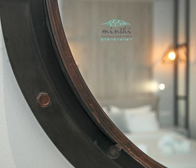Minthi Boutique Apartments Ханиоти Екстериор снимка