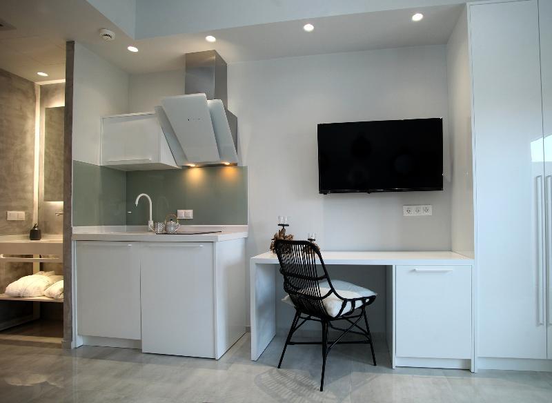Minthi Boutique Apartments Ханиоти Екстериор снимка