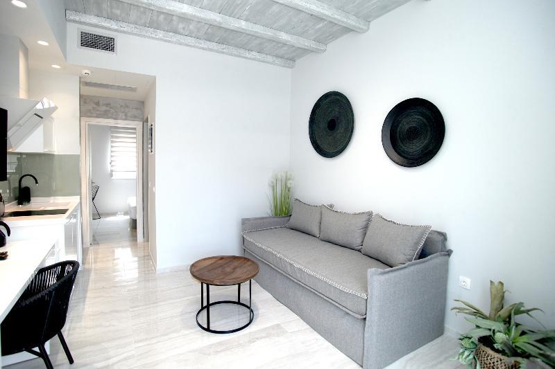 Minthi Boutique Apartments Ханиоти Екстериор снимка
