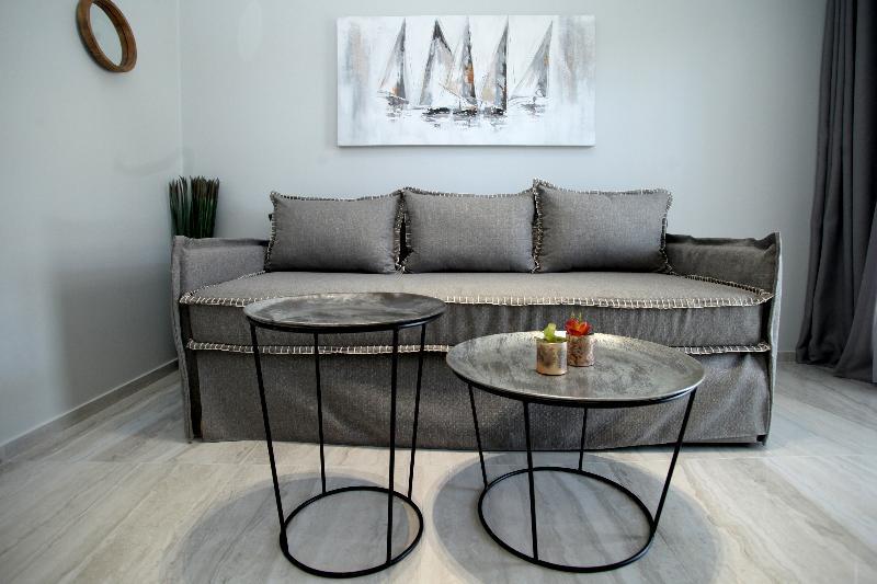 Minthi Boutique Apartments Ханиоти Екстериор снимка