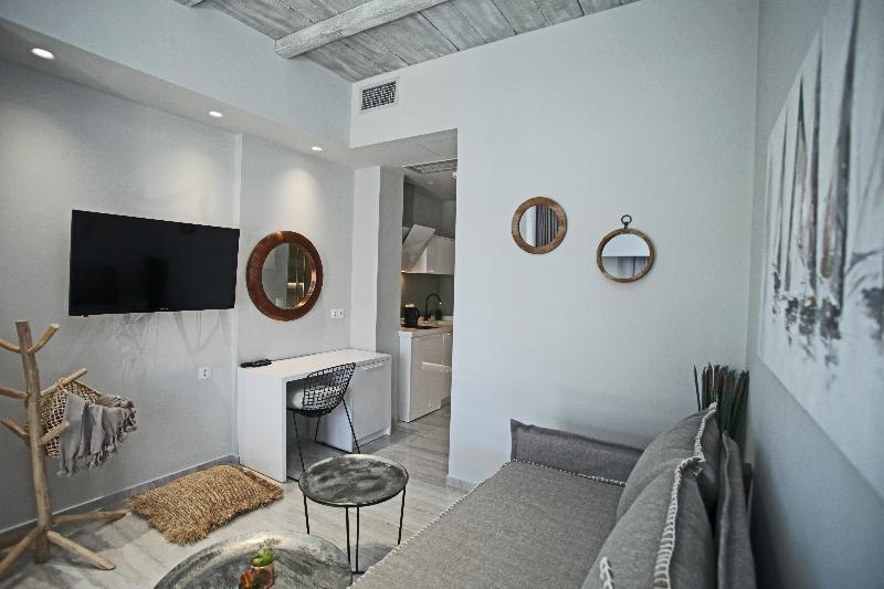 Minthi Boutique Apartments Ханиоти Екстериор снимка