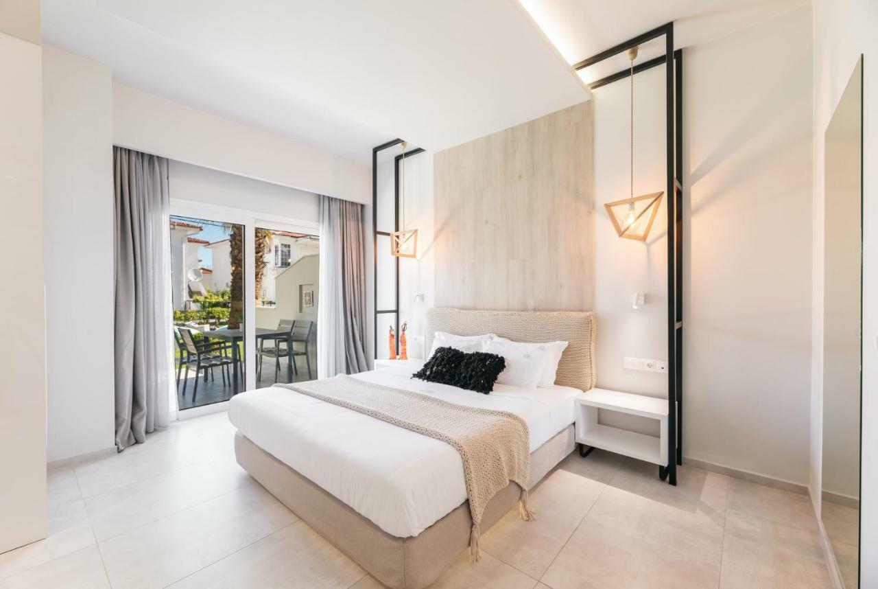 Minthi Boutique Apartments Ханиоти Екстериор снимка