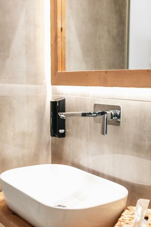 Minthi Boutique Apartments Ханиоти Стая снимка