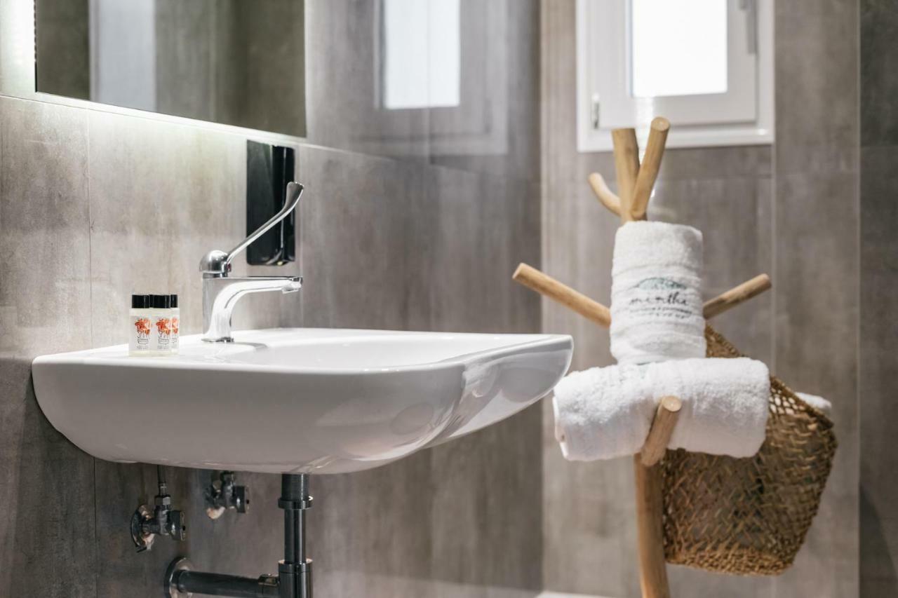 Minthi Boutique Apartments Ханиоти Екстериор снимка
