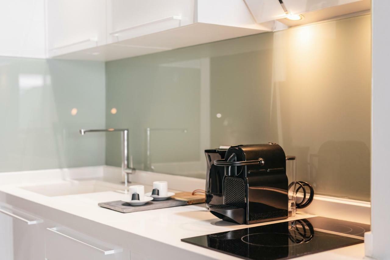 Minthi Boutique Apartments Ханиоти Екстериор снимка