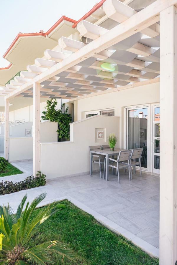 Minthi Boutique Apartments Ханиоти Екстериор снимка